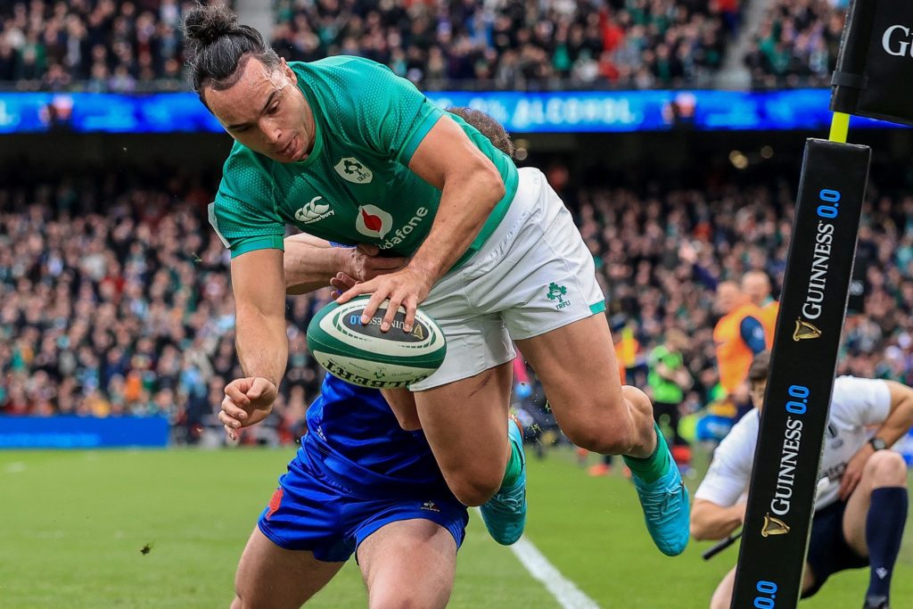 Ireland end France's unbeaten run