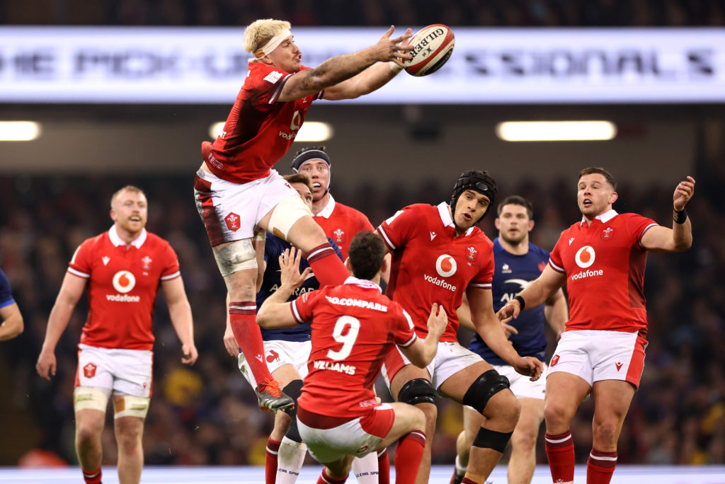 Williams fit, Wainwright out for winless Wales