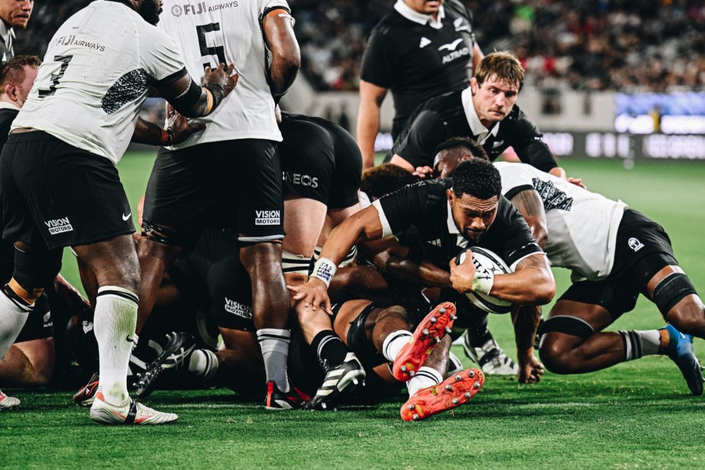 Ardie Savea scores against Fiji in San Diego