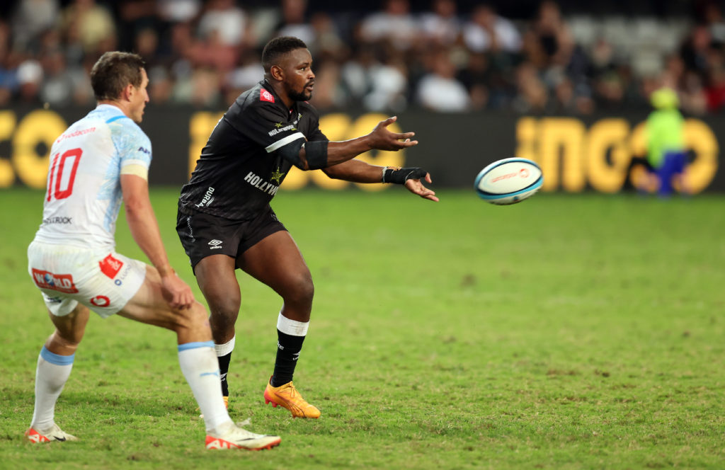 Injury-hit Bulls, Sharks focused on semis