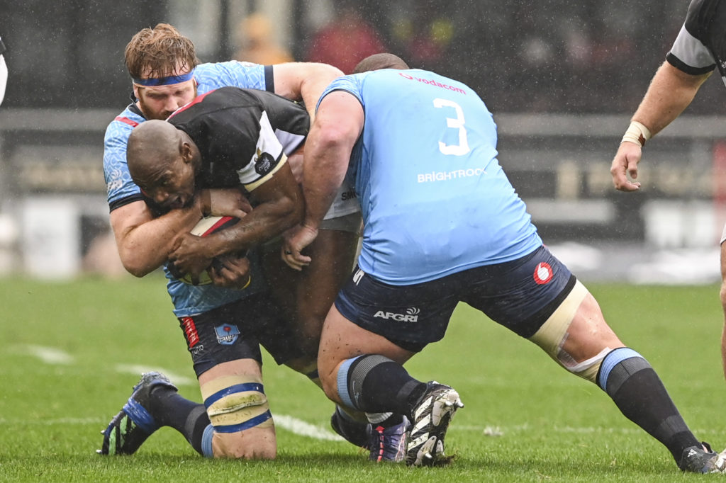 Sharks slip past Bulls in Durban