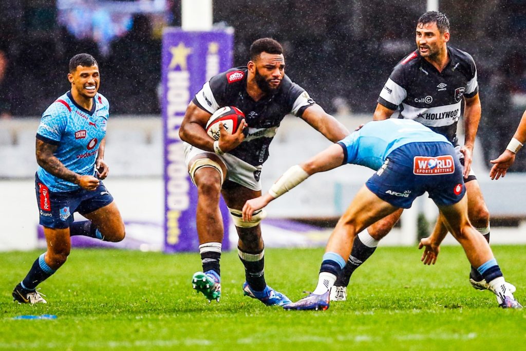 Vincent Tshituka in action for the Sharks against the Vodacom Bulls in Durban